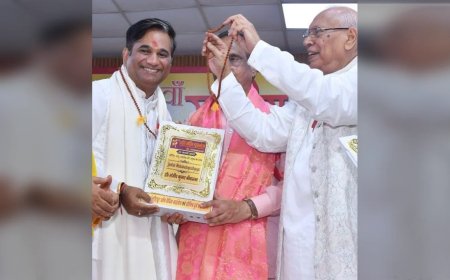 Pt. Dr. Sanjeev Kumar Srivastava Honored with Prestigious 'Jyotish Mahamahopadhyaya' Award